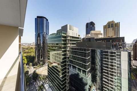 IStay River City Brisbane - Flights 2