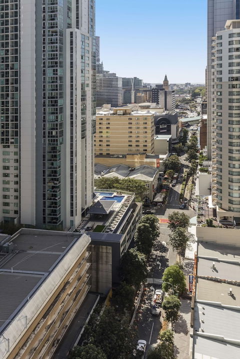 IStay River City Brisbane - Flights 1