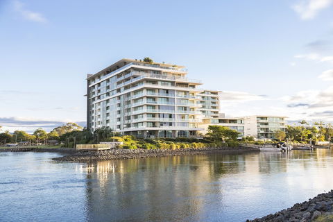 ULTIQA Freshwater Point Resort - Flights 0