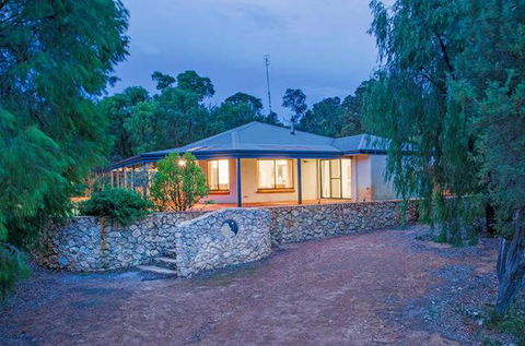 Yallingup Pet Friendly Bush Retreat - Flights 4