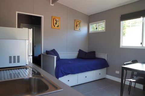 Yandina Caravan Park - Flights 5