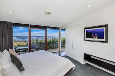 HEARNS BEACHSIDE VILLA 3 - Flights 0