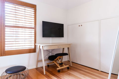 VERA, 1BDR South Melbourne Apartment - Flights 2