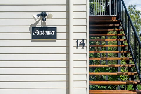 Austinmer - Cannonvale - Flights 2
