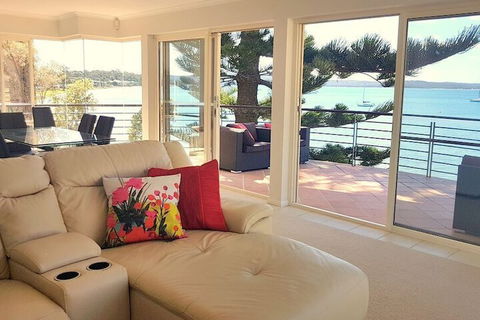 VUES At Salamander Bay - Flights 3