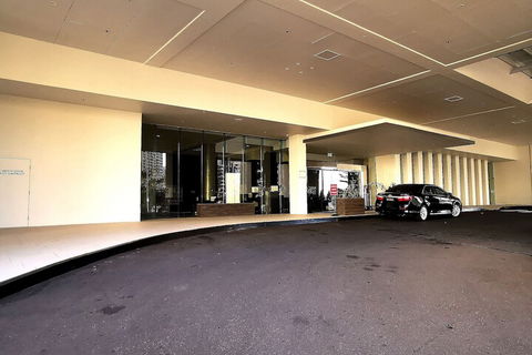 L7 Surfers Paradise Apartment - Flights 3