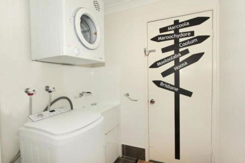 Unit 1 / 14 Tamarindus Street Marcoola Beach Pet Friendly 300 BOND Linen Supplied - Flights 6