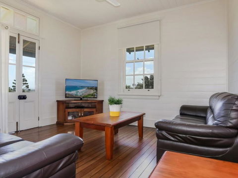 Yamba Pilot Cottage 2 Pets Welcome Close To Beach - Flights 3
