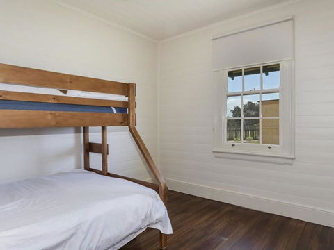 Yamba Pilot Cottage 2 Pets Welcome Close To Beach - Flights 1