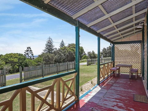 Yamba Pilot Cottage 2 Pets Welcome Close To Beach - Flights 2