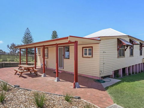 Yamba Pilot Cottage 1 Pets Welcome Close To Beach - Flights 4