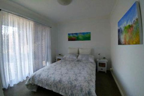 Ven & Marks Place - Flights 3