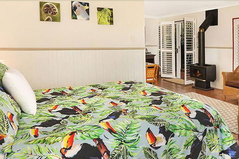 Avocado Grove B & B - Flights 2