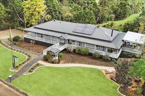 Avocado Grove B & B - Flights 1