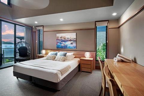 Yacht Club Villa 33 Serenity 4 Bedroom 4 Bathroom House Ocean Views 2 Buggies - Flights 1