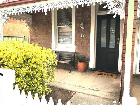 YSG The Edward Townhouse 151 Walk To Town - Flights 3
