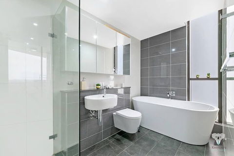 Awesome View 2Bed 2Bath APT + FREE PARKING NPA330 - Flights 6