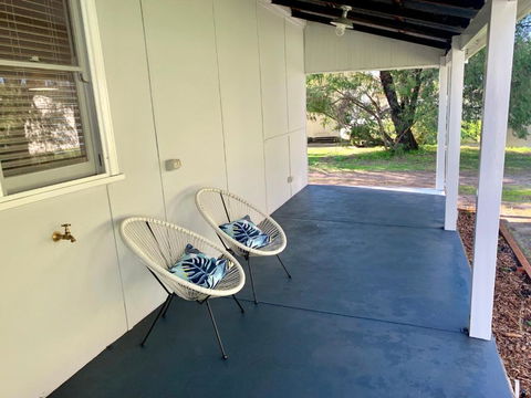 Yaringa Cottage...by The Sea - Flights 5