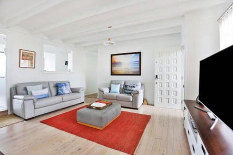 Azure Absolute Beachfront Pet Friendly - Flights 5