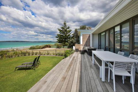 Azure Absolute Beachfront Pet Friendly - Flights 0