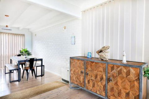 Azure Absolute Beachfront Pet Friendly - Flights 4