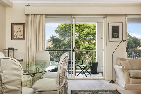 HC102 Karrabee Avenue Huntleys Cove - Flights 7