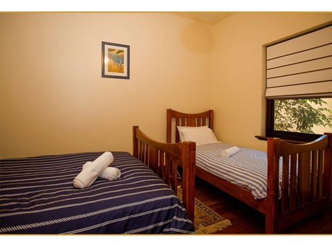 Fairholme Apartment - Flights 6