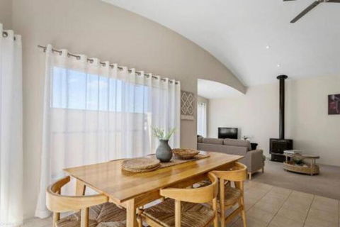DRIFTWOOD VILLA Free Wifi Walk To Beach - Flights 6
