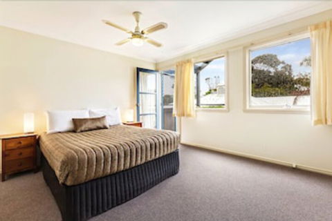 Island Breeze Resort - Flights 5