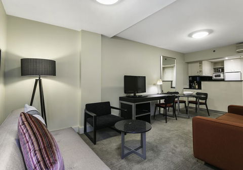 DARLING A Tidy Space In A Great Location - Flights 4