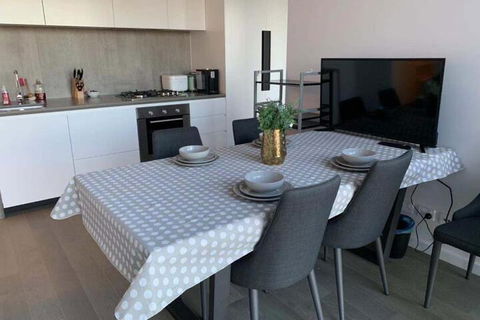 Avant Garde Living In The Heart Of The City - Flights 7