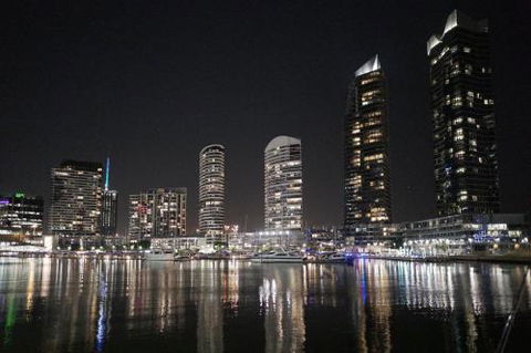 Auzzie Apartments Docklands Melbourne - Flights 5