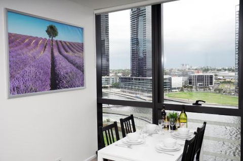 Auzzie Apartments Docklands Melbourne - Flights 3