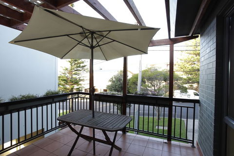 La Mer Sea View Apartment - Flights 4