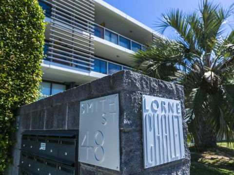 LORNE CHALET APARTMENT 36 Central Location - Flights 5