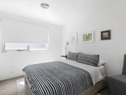 LOUTTIT BAY APARTMENT 2 Main Street With Wifi & Views - Flights 4