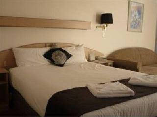 Hallmark Inn At Tamworth - Flights 1