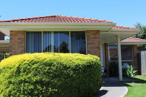 Australian Home Away At Doncaster Andersons Creek 2 - Flights 1