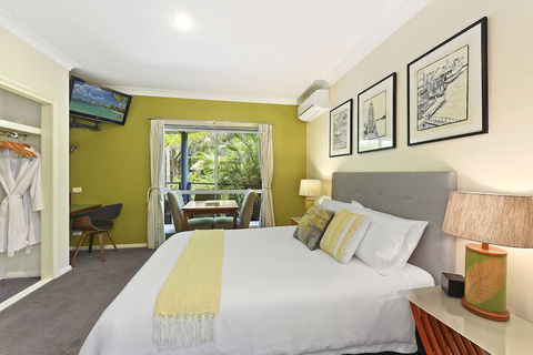 Azura Beach House B&B - Flights 7