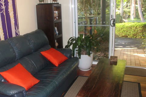 Azura Beach House B&B - Flights 4