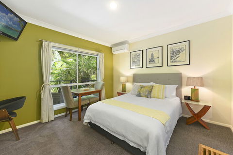Azura Beach House B&B - Flights 3