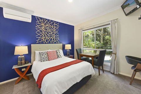 Azura Beach House B&B - Flights 5