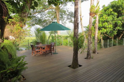 Daintree Village B & B - Flights 1