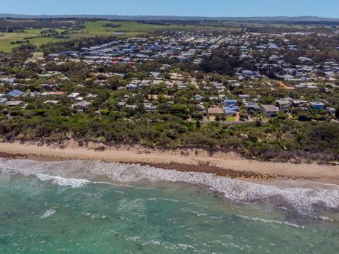 DRIFTAWAY ACROSS FROM SURF BEACH - Flights 4