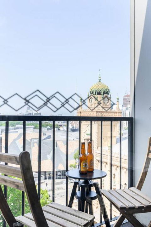 LUCY Stylish City Vibe & Views - Flights 5