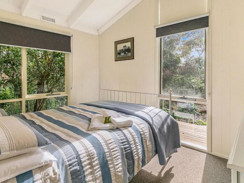 Hakea Bush Cabin - Flights 3