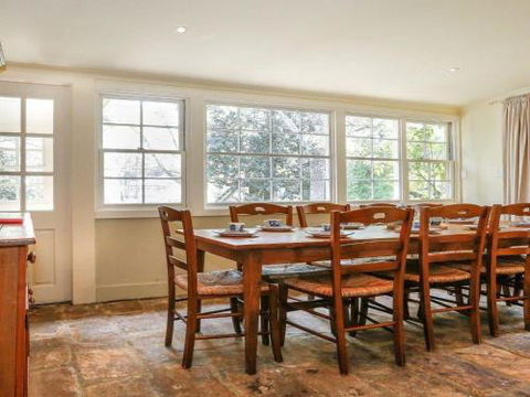 LAVENDER COTTAGE Alpine Southern Highlands 4pm Check Out Sundays - Flights 4