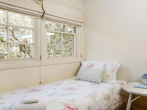 LAVENDER COTTAGE Alpine Southern Highlands 4pm Check Out Sundays - Flights 2