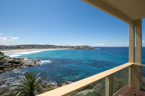 Ultimate Bondi Escape - Flights 5