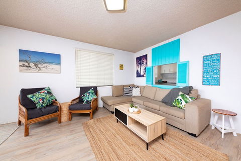 Hibiscus Court Unit 4 - Flights 0
